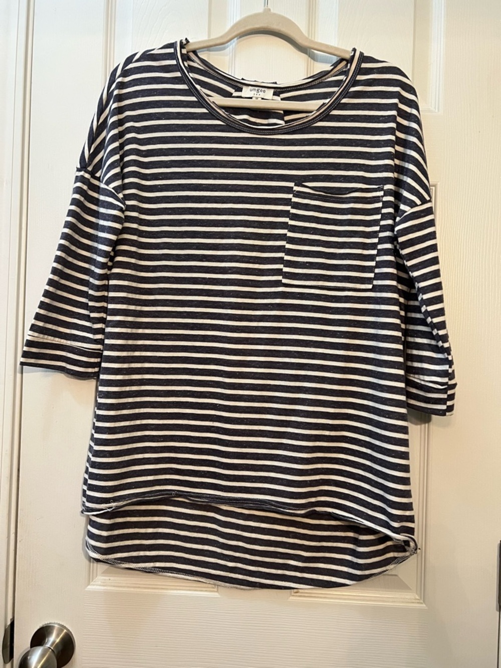 🦋Umgee Navy and  off White Striped Long Sleeve Pocket Tee size medium